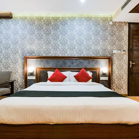 Capital O 4535 Hotel Uma Palace Varanasi Luaran gambar