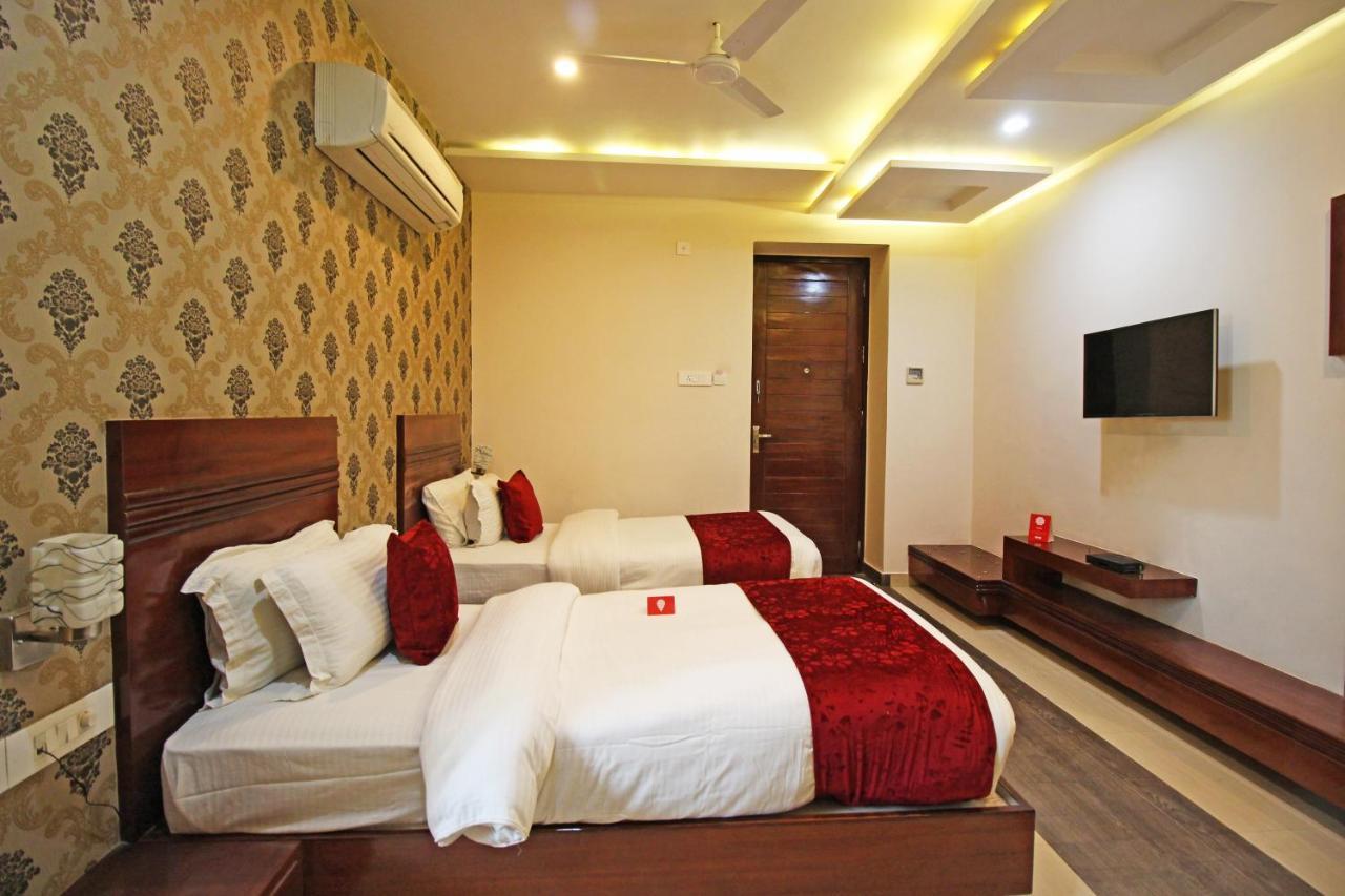 Capital O 4535 Hotel Uma Palace Varanasi Luaran gambar