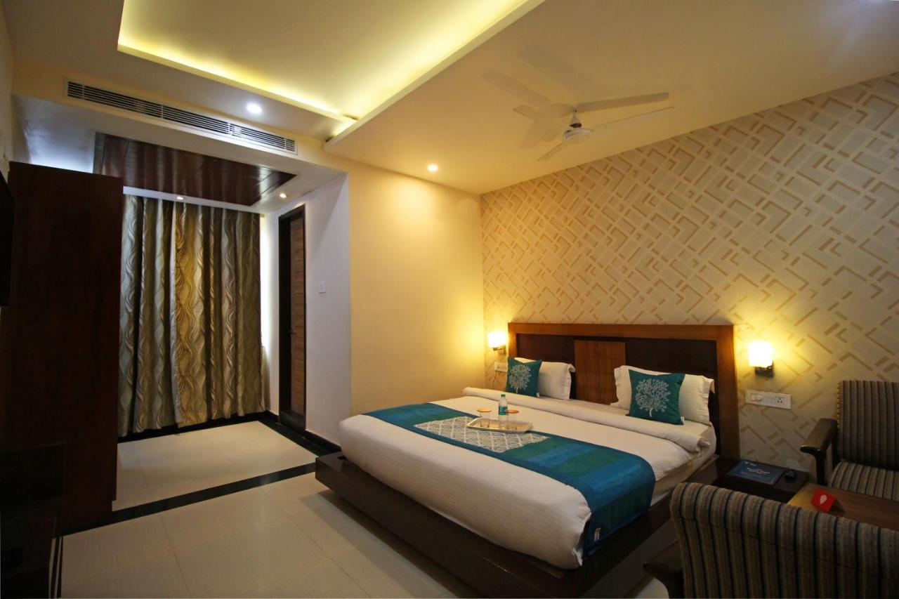 Capital O 4535 Hotel Uma Palace Varanasi Luaran gambar