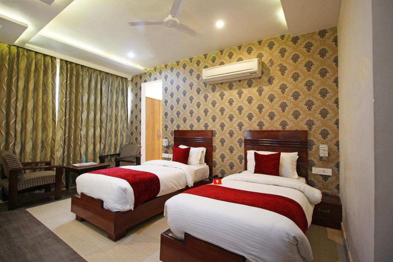 Capital O 4535 Hotel Uma Palace Varanasi Luaran gambar