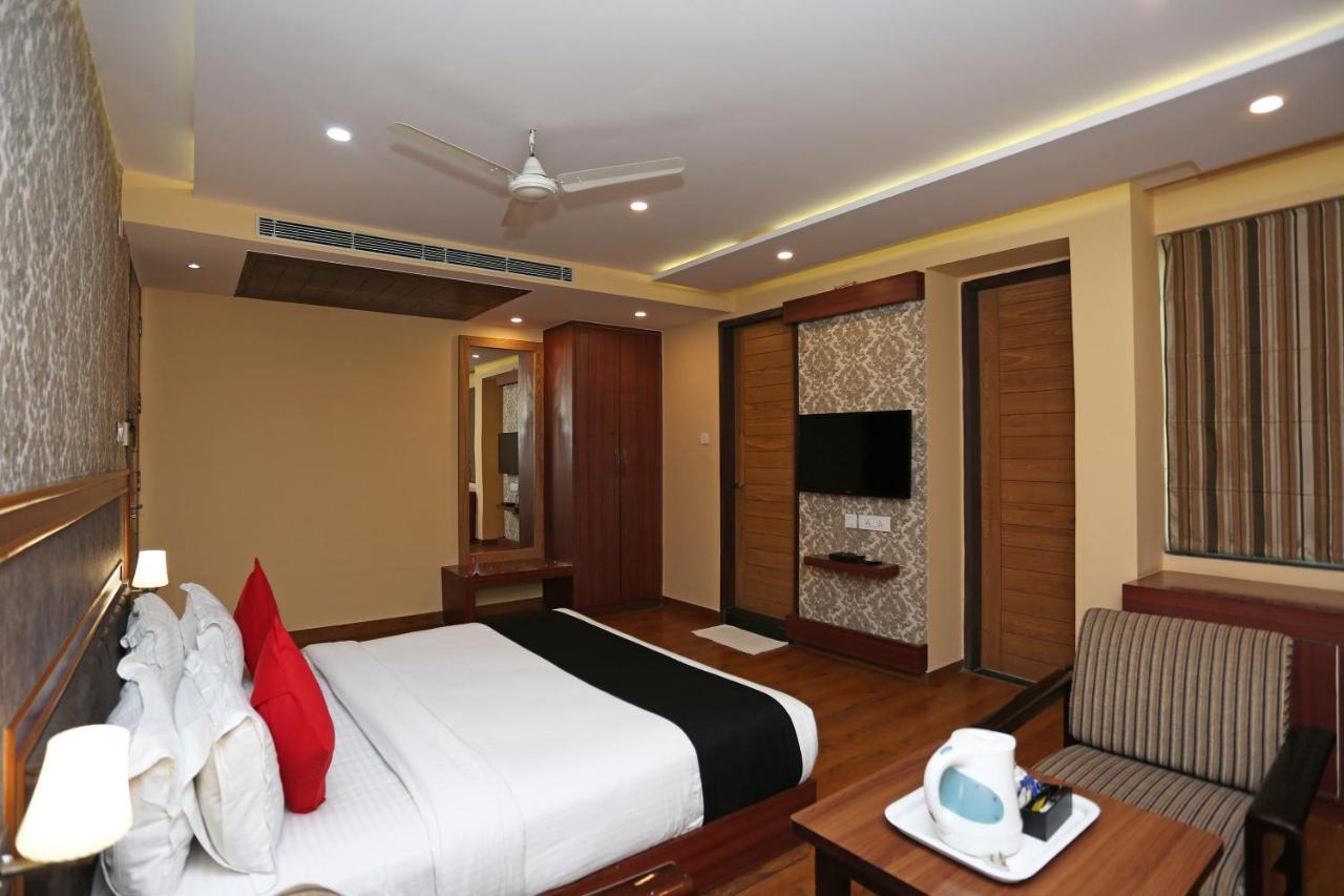 Capital O 4535 Hotel Uma Palace Varanasi Luaran gambar