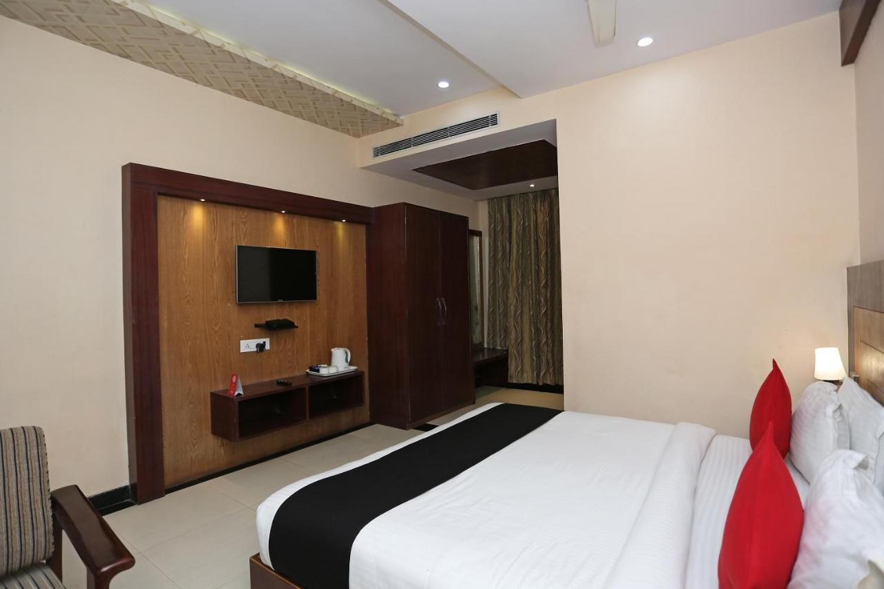 Capital O 4535 Hotel Uma Palace Varanasi Luaran gambar