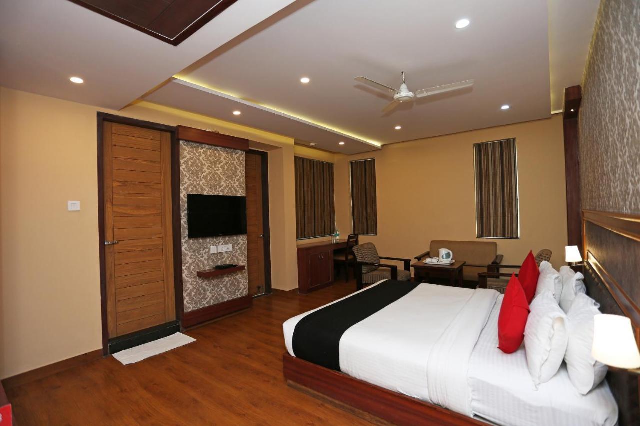 Capital O 4535 Hotel Uma Palace Varanasi Luaran gambar