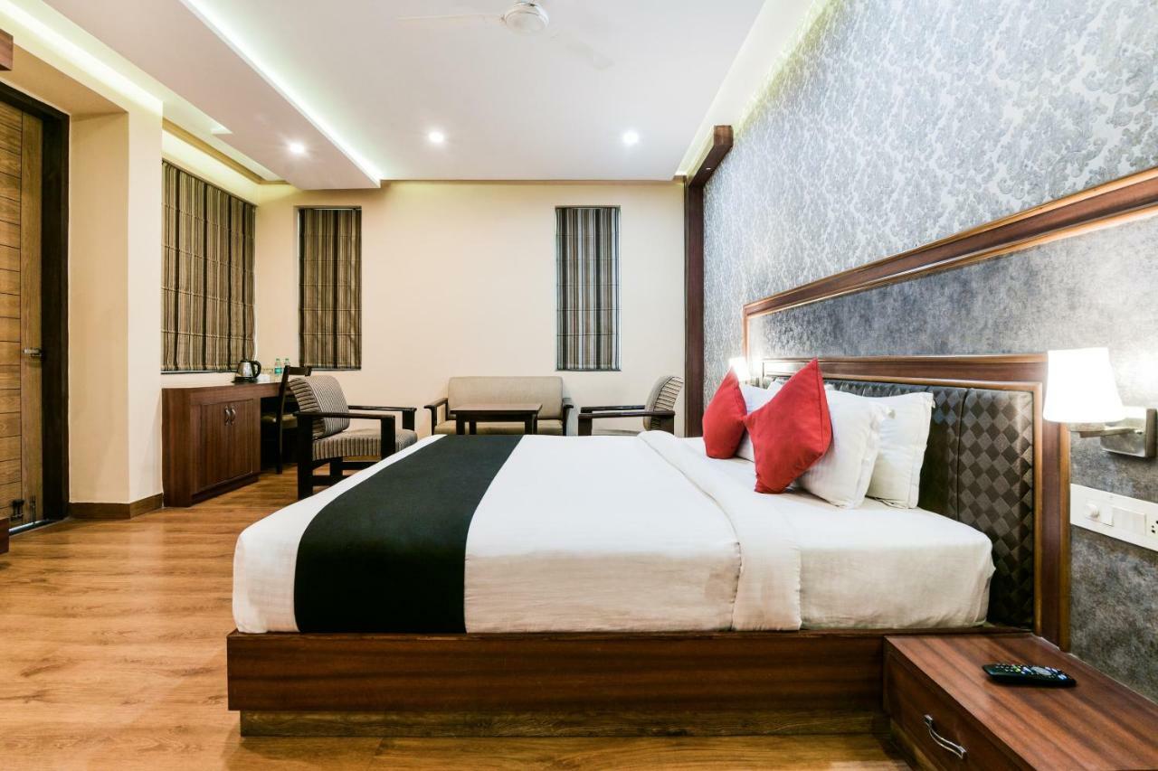 Capital O 4535 Hotel Uma Palace Varanasi Luaran gambar