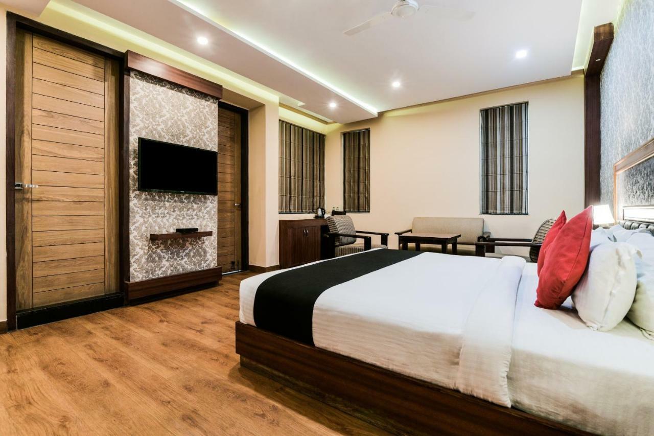 Capital O 4535 Hotel Uma Palace Varanasi Luaran gambar