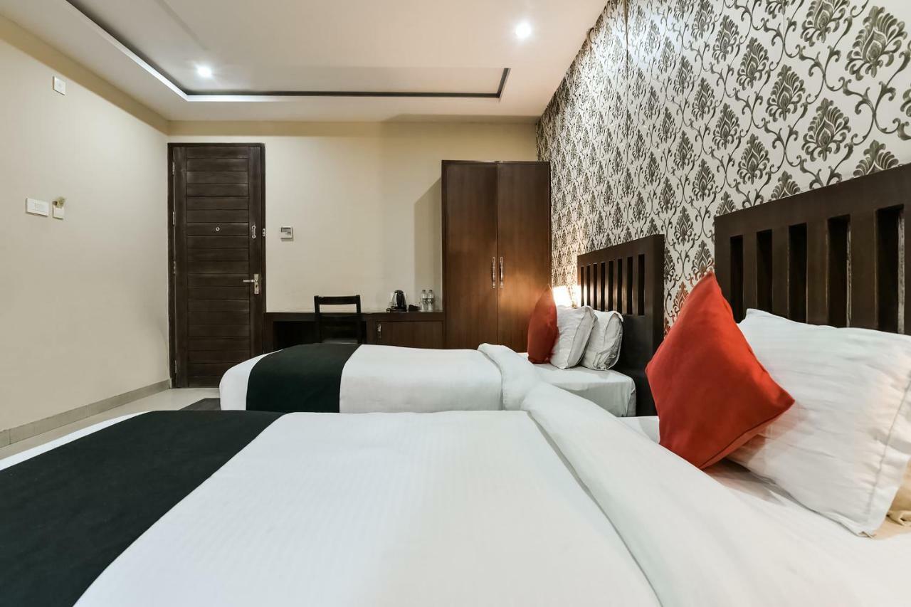 Capital O 4535 Hotel Uma Palace Varanasi Luaran gambar