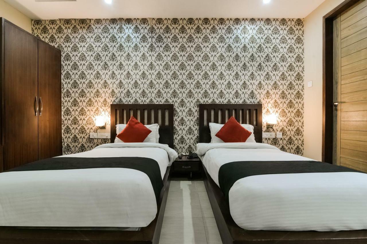 Capital O 4535 Hotel Uma Palace Varanasi Luaran gambar