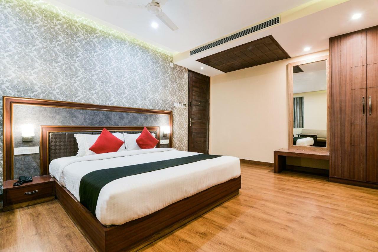 Capital O 4535 Hotel Uma Palace Varanasi Luaran gambar