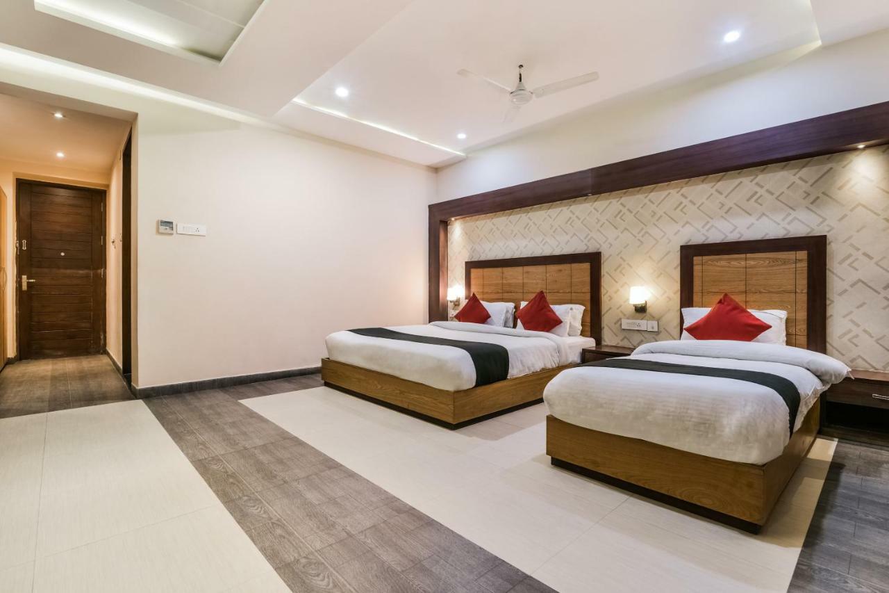 Capital O 4535 Hotel Uma Palace Varanasi Luaran gambar