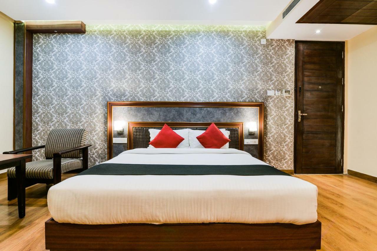 Capital O 4535 Hotel Uma Palace Varanasi Luaran gambar