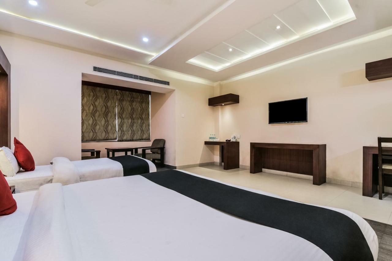 Capital O 4535 Hotel Uma Palace Varanasi Luaran gambar